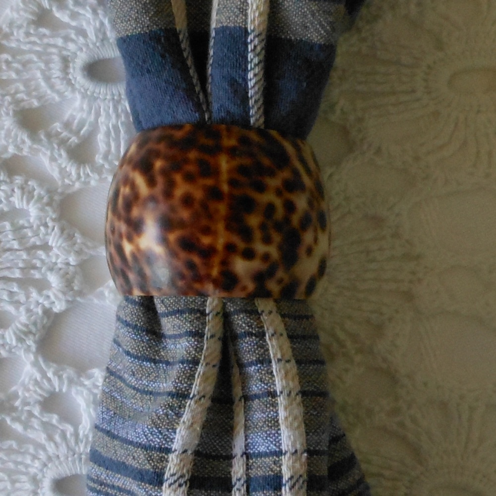 Cowrie Shell Napkin Rings Beachy Boho Table - Picture 5 of 8